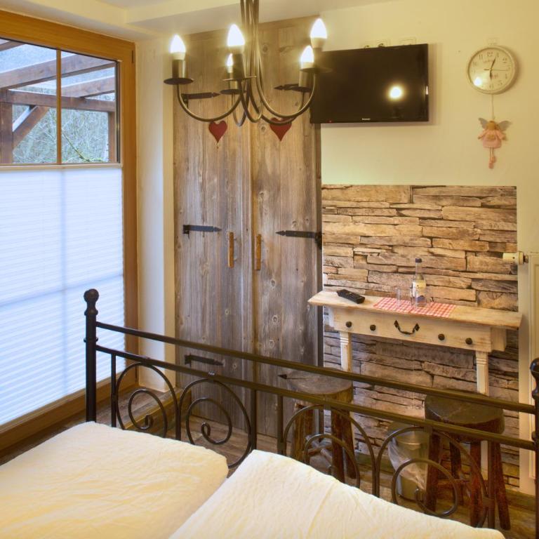 Landgasthof Zum Alten Reichenbach - Doppelzimmer mit Gemeinschaftsbad - 7