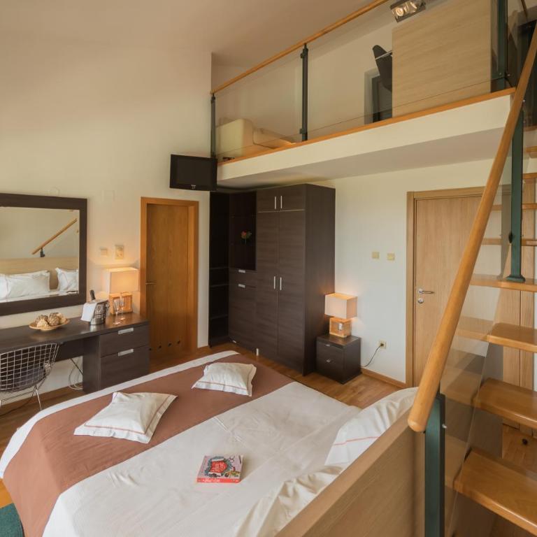 MonteBay villa - Trokrevetna Soba sa Pogledom na More - 3