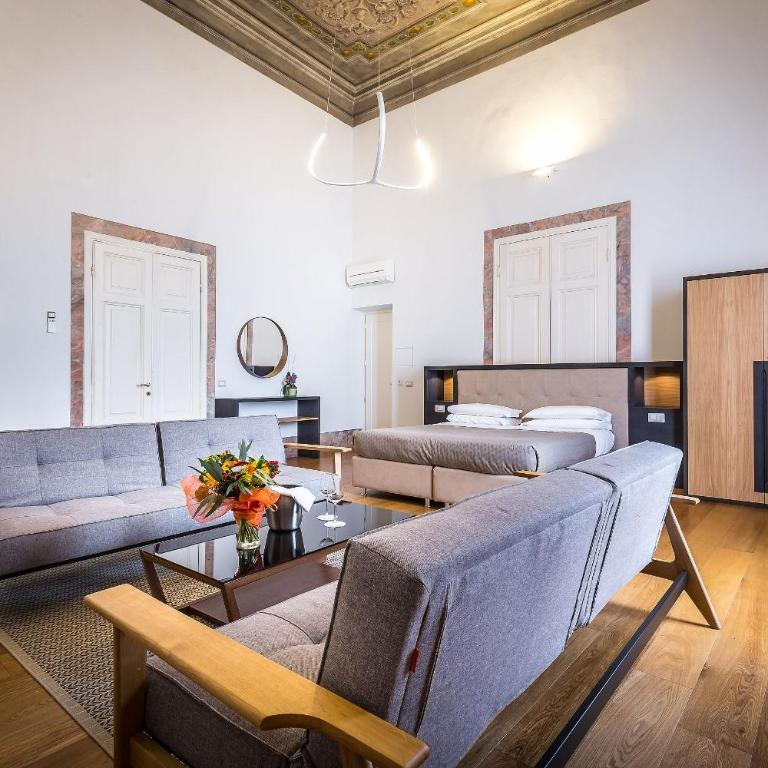 Residenza D'Epoca Al Numero 8 - Suite with City View - 3