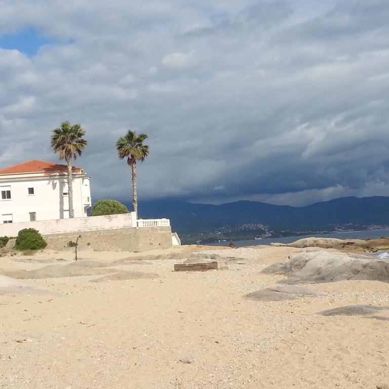 F2 Le Lavezzi - Appartement - Vue sur Mer - 3