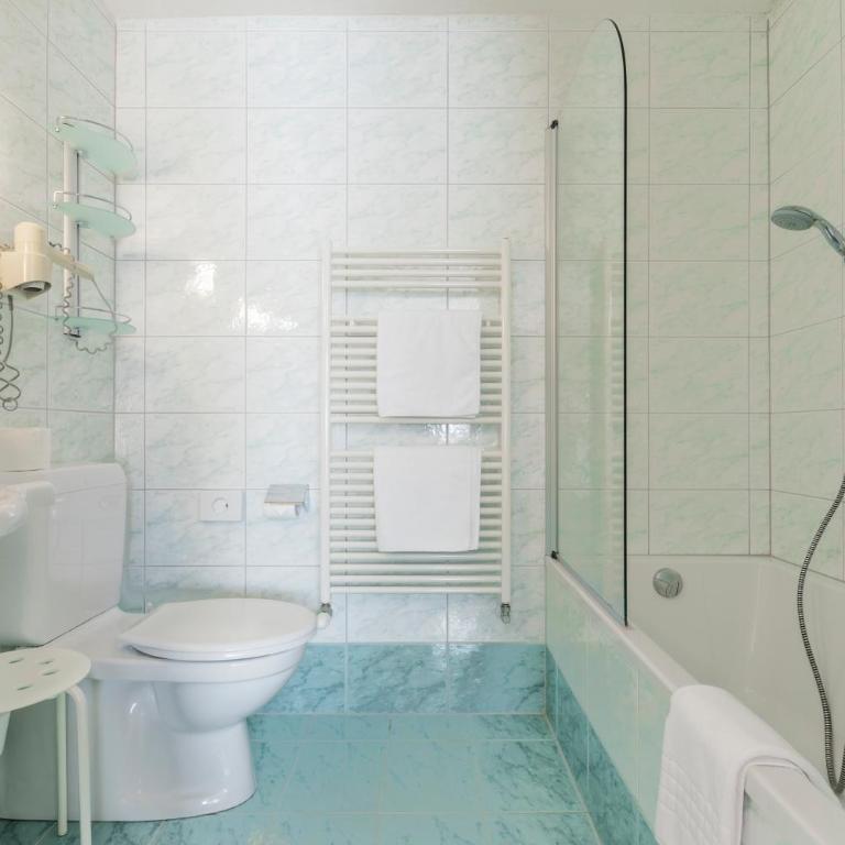 Hotel Schönegg - Doppelzimmer mit Balkon - 4