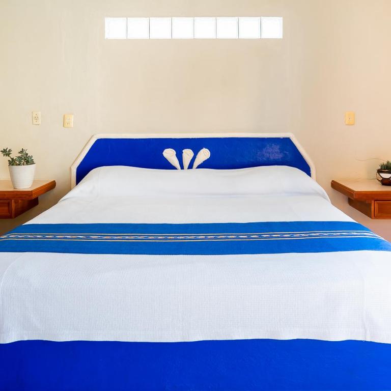 Hotel Yumkiin - Cerca Del Ferry y Terminal ADO - Standard King Room - 8