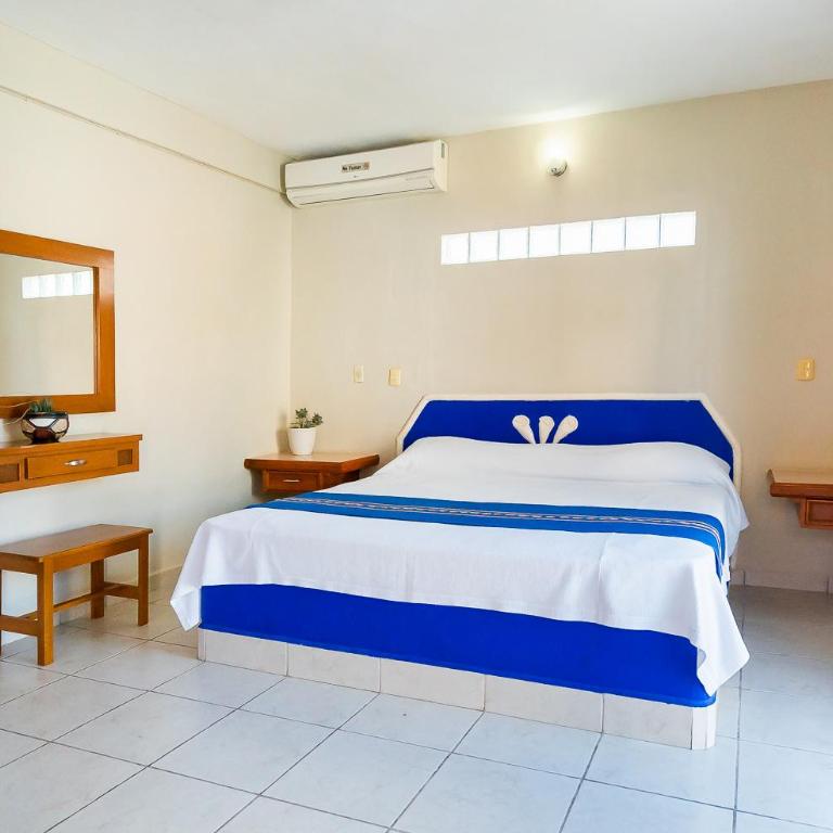 Hotel Yumkiin - Cerca Del Ferry y Terminal ADO - Standard King Room - 1
