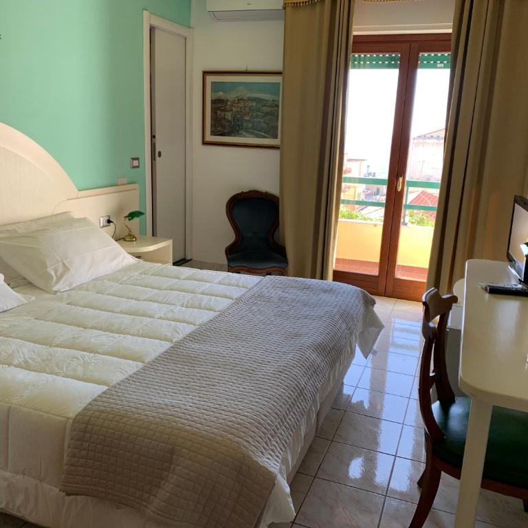 Hotel La Margherita & SPA - Camera Matrimoniale/Doppia con Letti Singoli con Balcone e Vista Mare - 4