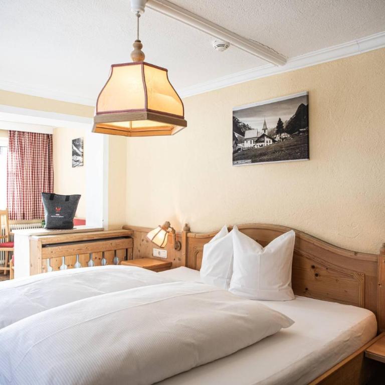 Hotel Bergland Superior - Comfort Doppelzimmer mit Balkon - 8
