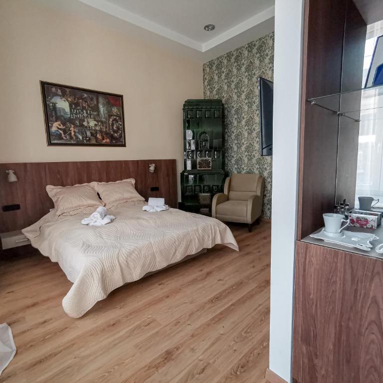 K43 Rooms - Deluks Dvokrevetna Soba sa Bračnim Krevetom i Tušem - 3
