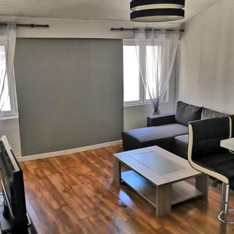 HYPERCENTRE ! STUDIO DE CHARME AVEC MEZZANINE - Appartement 1 Chambre - 1