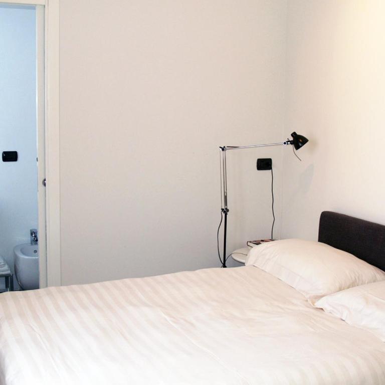 MilanInFlat - Monolocale - Viale Tunisia 6 - 2