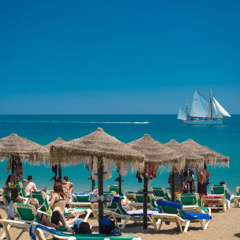 Benal Beach, Luxury Sea & Mountain View Beachside 1 Bedroom Apartment - Apartment with Sea View - 46