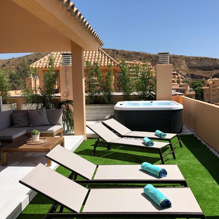 NEW: LUXURIOUS PENTHOUSE WITH JACUZZI & SEA VIEW - Apartamento Ático - 26