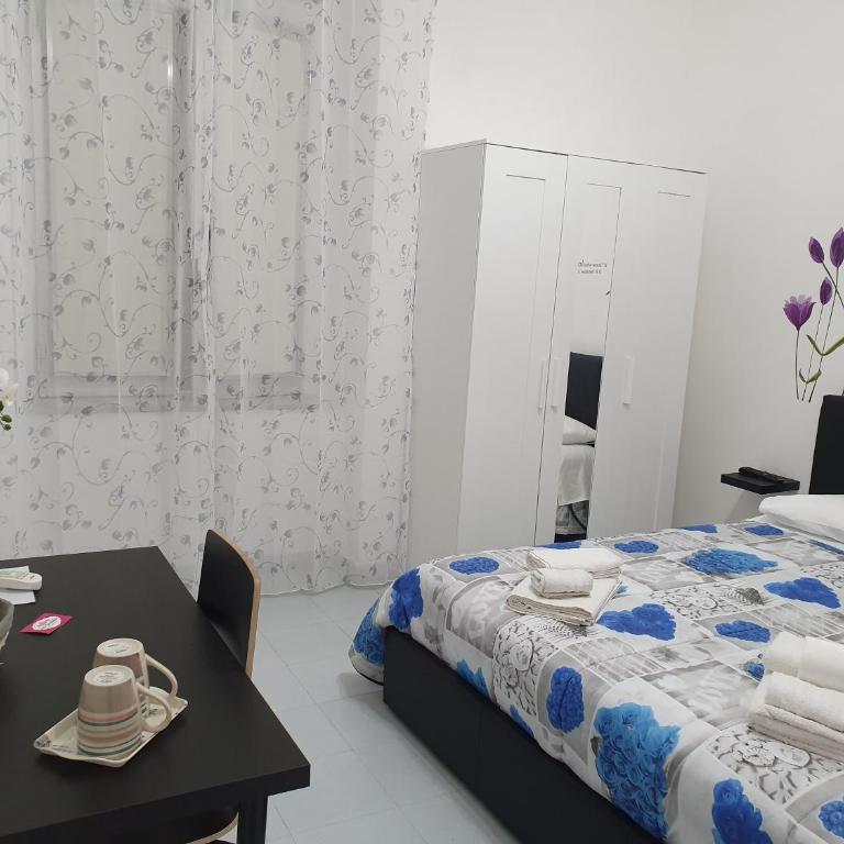 Le tre orchidee - Camera Matrimoniale Standard con Bagno in Comune - 14