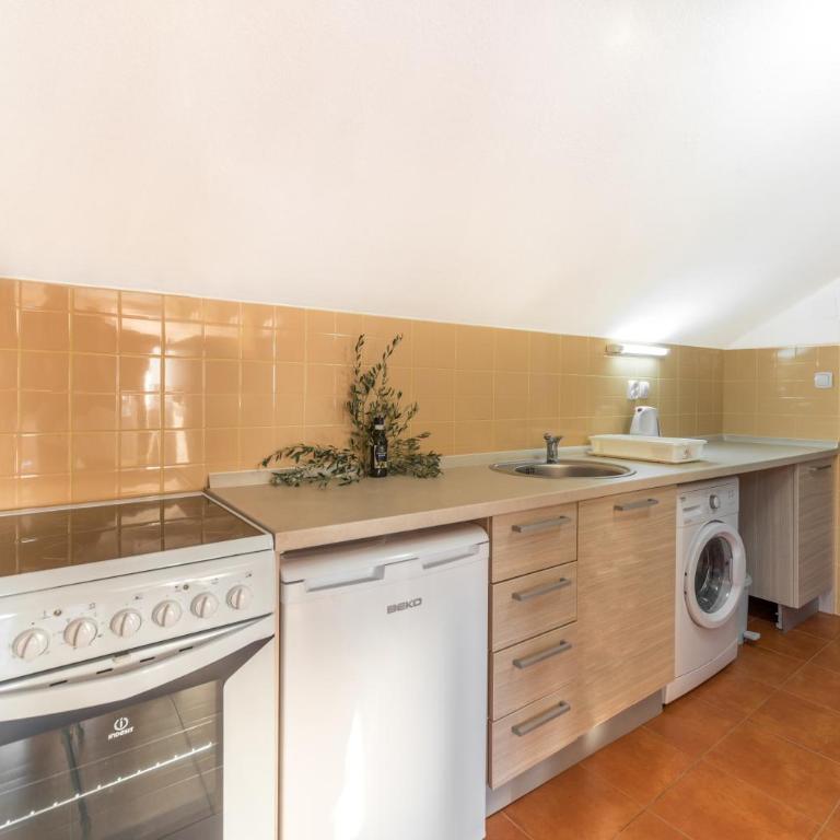 R club Apartments Old Town Budva - Apartman sa Balkonom - 3