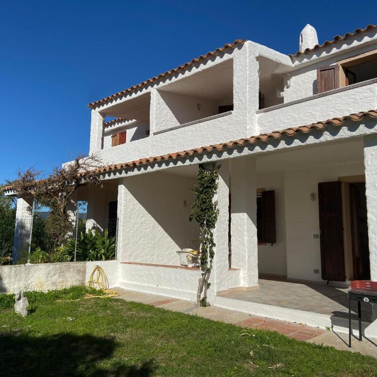 Appartamento Residenziale Trilocale 4 posti letto via Loiri - Two-Bedroom House - 2