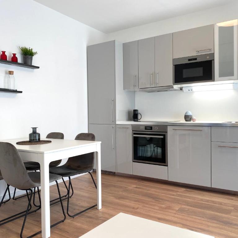 White Inn - Ferienwohnung mit Terrasse - Appartement 2 Chambres - 5