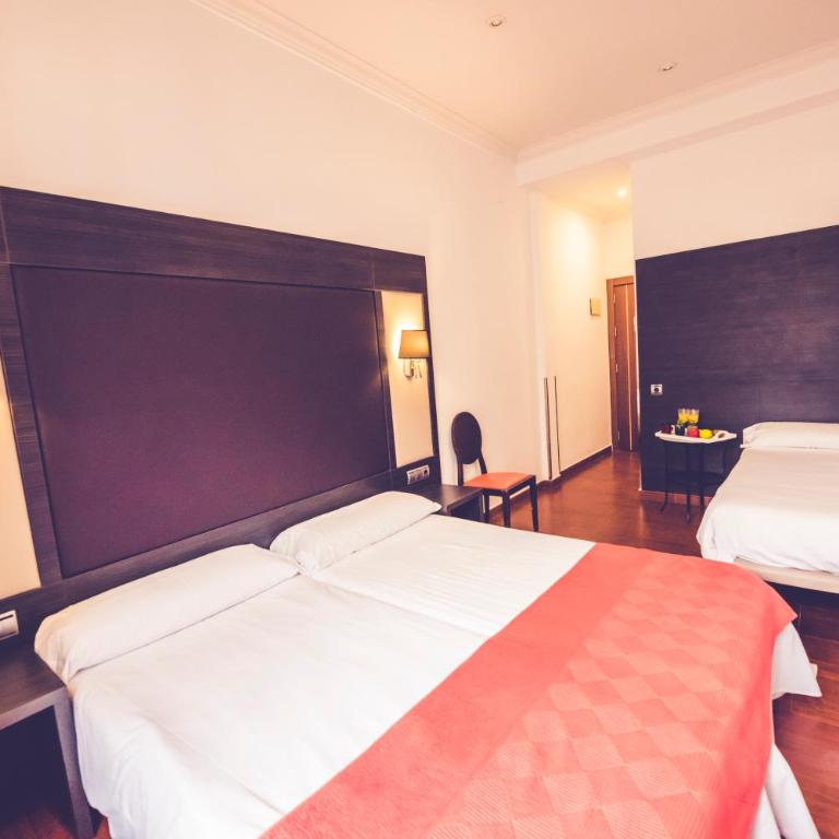Hostal Sol Los Angeles - Triple Room - 20