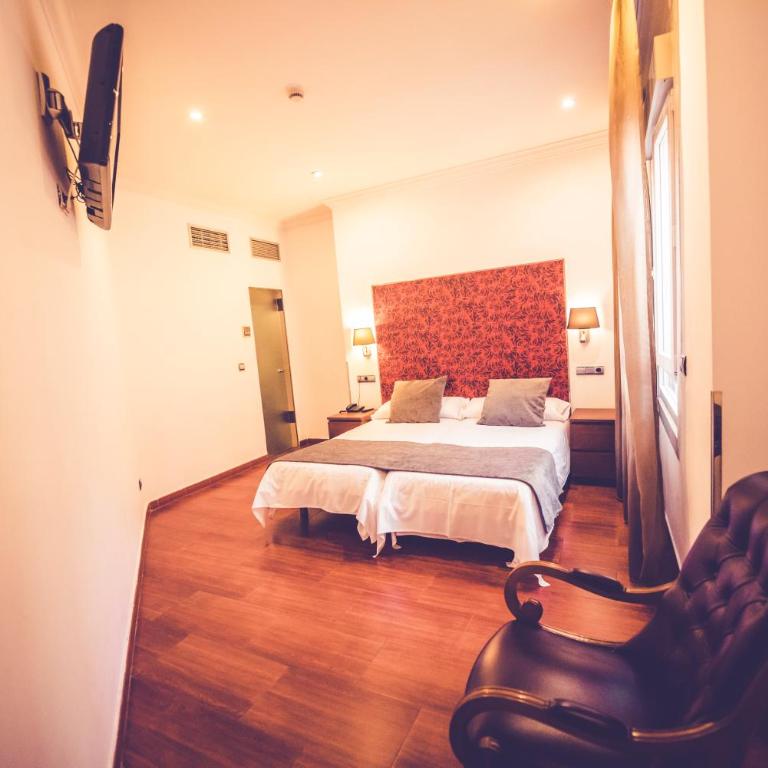 Hostal Sol Los Angeles - Double or Twin Room - 31