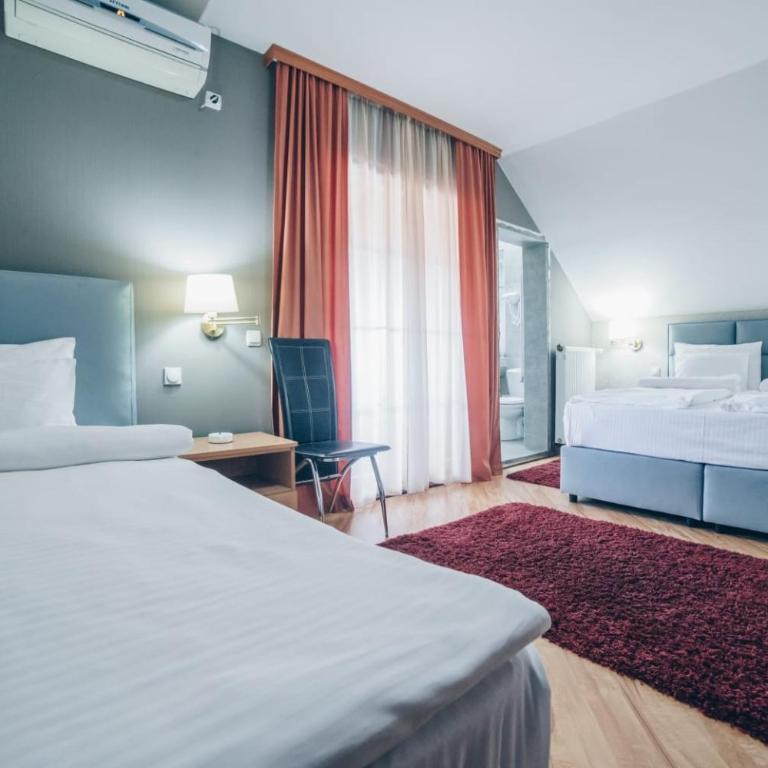 Garni Hotel Radović - Triple Room with Terrace - 4