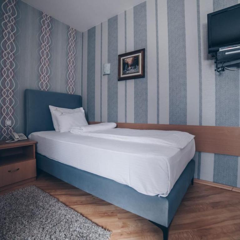 Garni Hotel Radović - Twin Room - 3