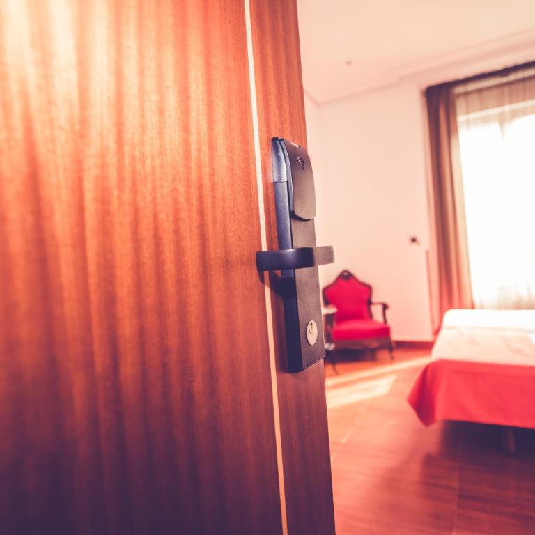 Hostal Sol Los Angeles - Double or Twin Room - 4