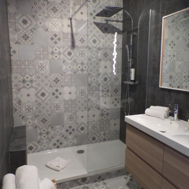 URBAN LOFT & SPA Marseille - Appartement 2 Chambres avec Terrasse - 3