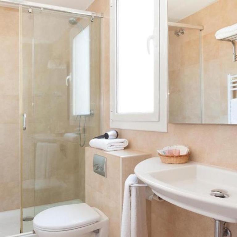 Hostal Oliva - Standard Double Room - 9