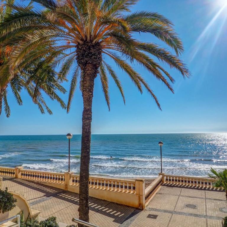 La Marina Sea Front by Hello Homes Sitges - Apartamento de 3 dormitorios - 4