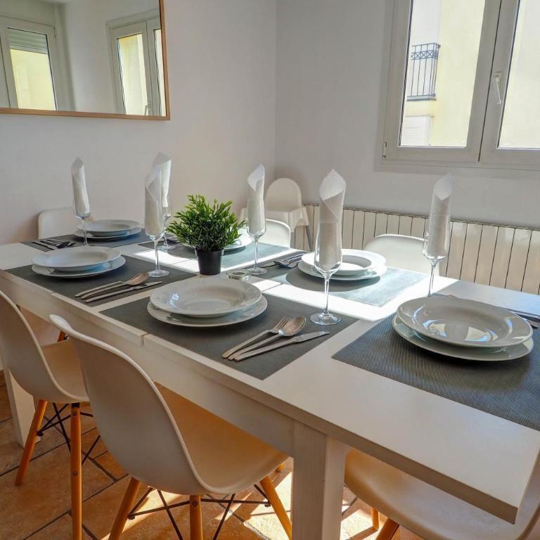 La Marina Sea Front by Hello Homes Sitges - Apartamento de 3 dormitorios - 9