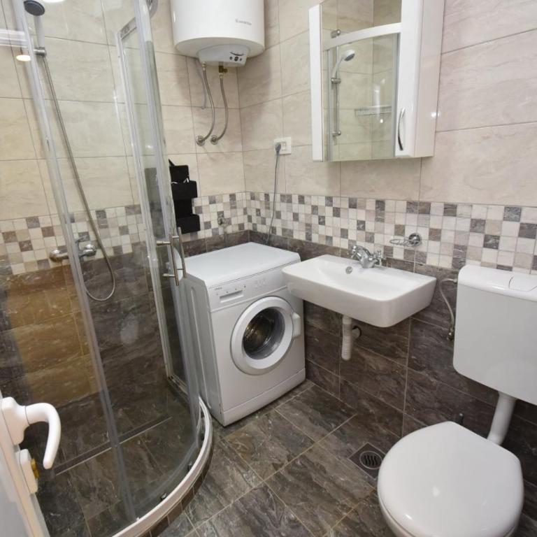 Lucky Apartments - One Bedroom Apartment - 2