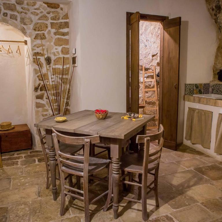 Case-grotte degli Avi, esperienza abitativa in grotta - Appartamento Deluxe - 11