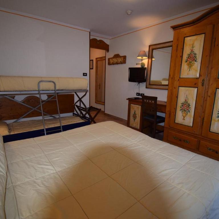 Park Hotel Mater Dei - Camera Familiare con Vista Montagna (2 Adulti + 2 Bambini) - 4
