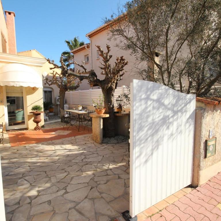 Bel Appartement climatise de plain pied 80m de la mer, wifi, grand sejour 2 chambres belle terrasse LXRM3 - Appartement - Rez-de-Chaussée - 20
