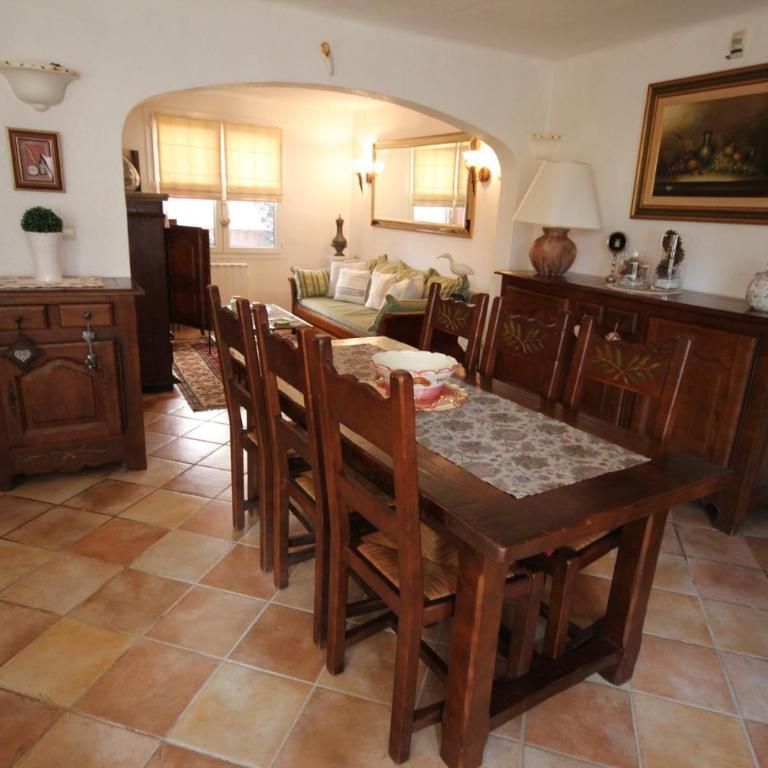 Bel Appartement climatise de plain pied 80m de la mer, wifi, grand sejour 2 chambres belle terrasse LXRM3 - Appartement - Rez-de-Chaussée - 4