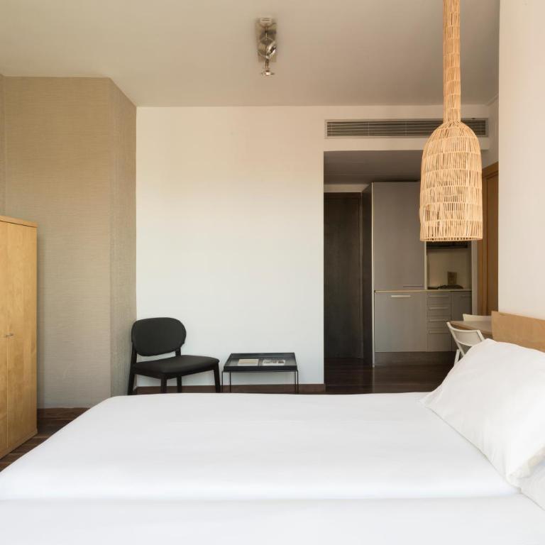 Barcelona Apartment Aramunt - Standard Studio with Terrace (2 Adults) - 4