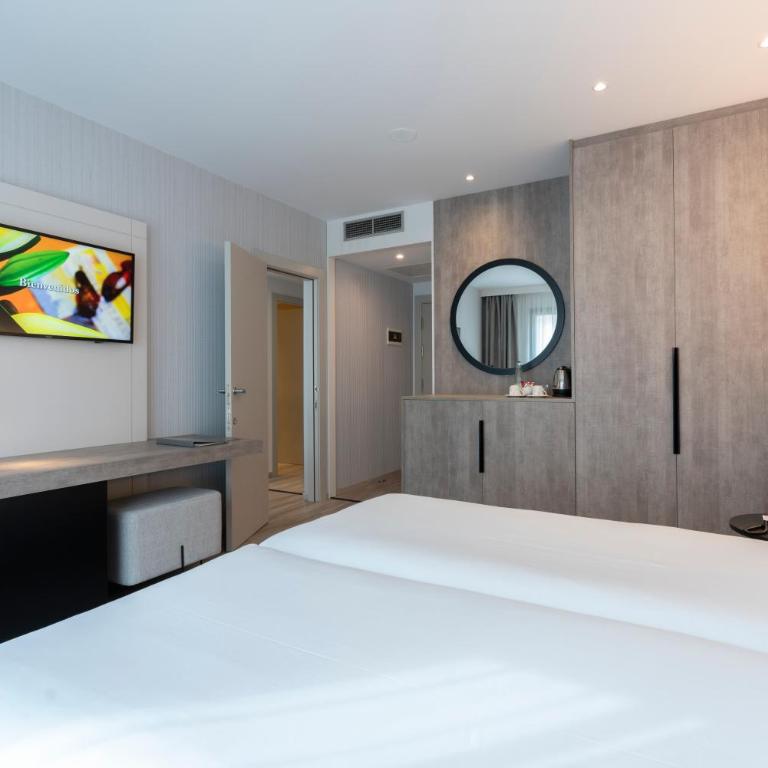 Attica 21 Barcelona Mar - Family Room - 8