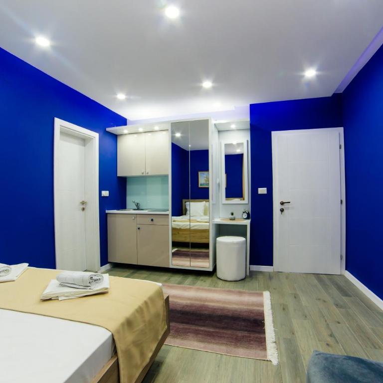 Etna Apartments - Studio with Pool View - 12