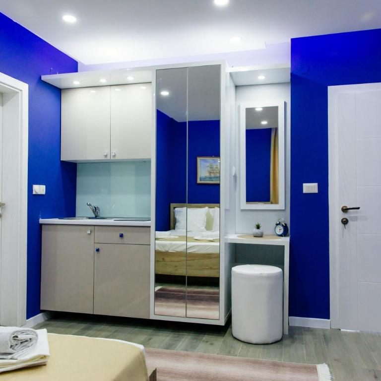 Etna Apartments - Studio with Pool View - 14