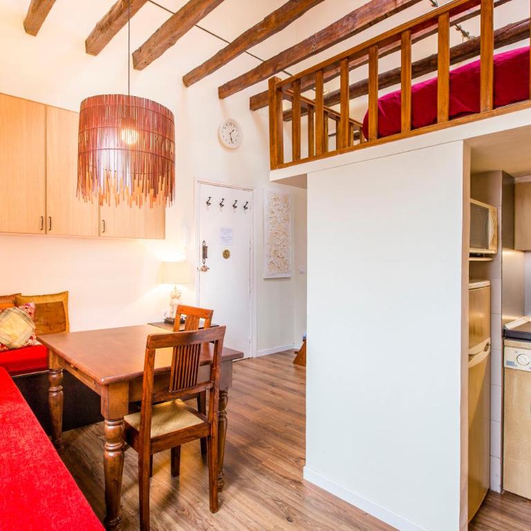 Sunny n quiet Penthouse in the center.Ático centro - Studio - 6