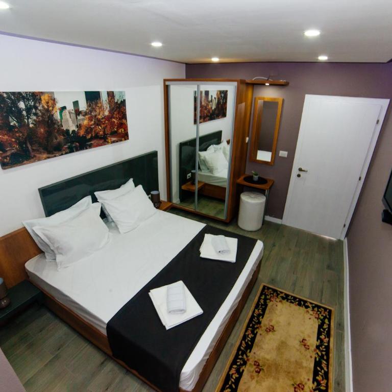 Etna Apartments - Studio with Balcony - 14