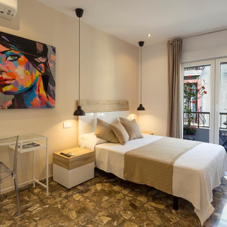 Room Boutique 32 - Habitación con cama grande y balcón - 6