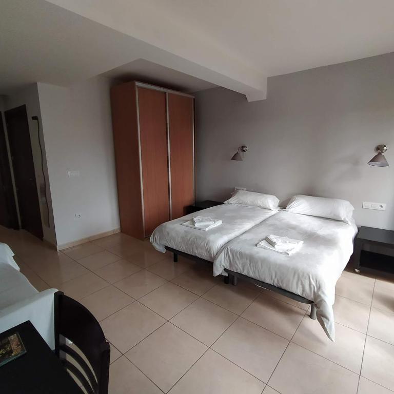 Hostal Gran Sol - Twin Room - Disability Access - 1
