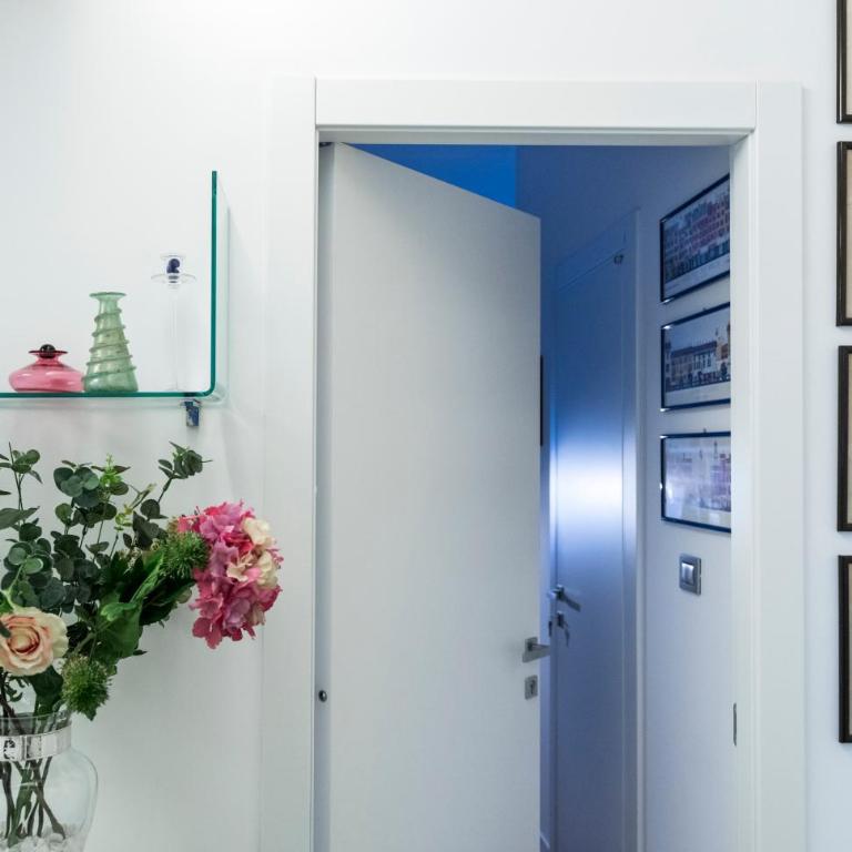 MURAT OTTO - Camera Matrimoniale con Bagno Privato Esterno e Balcone - 26