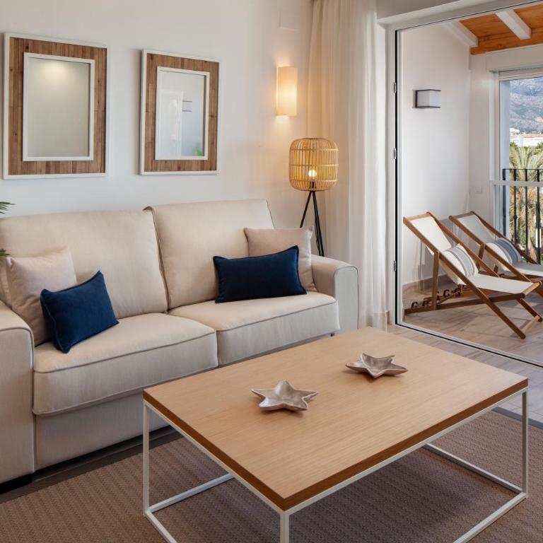 Frontline Beach & Sea Views - 2 Bedrooms - 2 Bathrooms - Puerto Banús Apartment - Apartamento de 2 dormitorios - 3