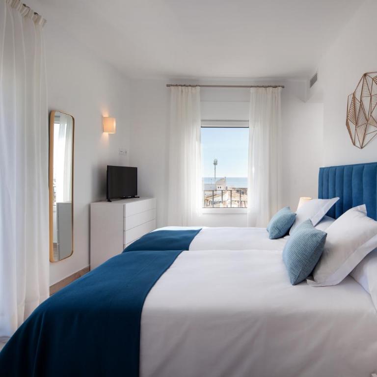 Frontline Beach & Sea Views - 2 Bedrooms - 2 Bathrooms - Puerto Banús Apartment - Apartamento de 2 dormitorios - 9