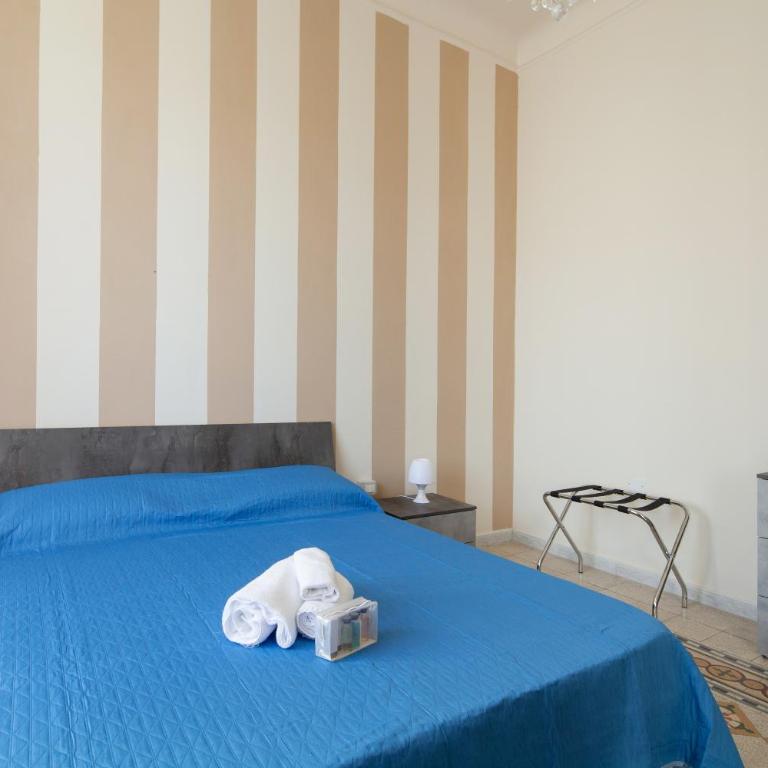 Rent Rooms La Spezia - Habitación con cama extragrande y balcón - 7