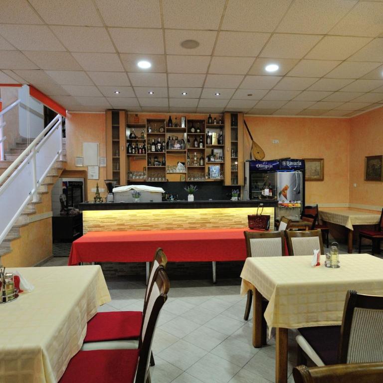 Villa Edem - Family Room with Balcony - 3