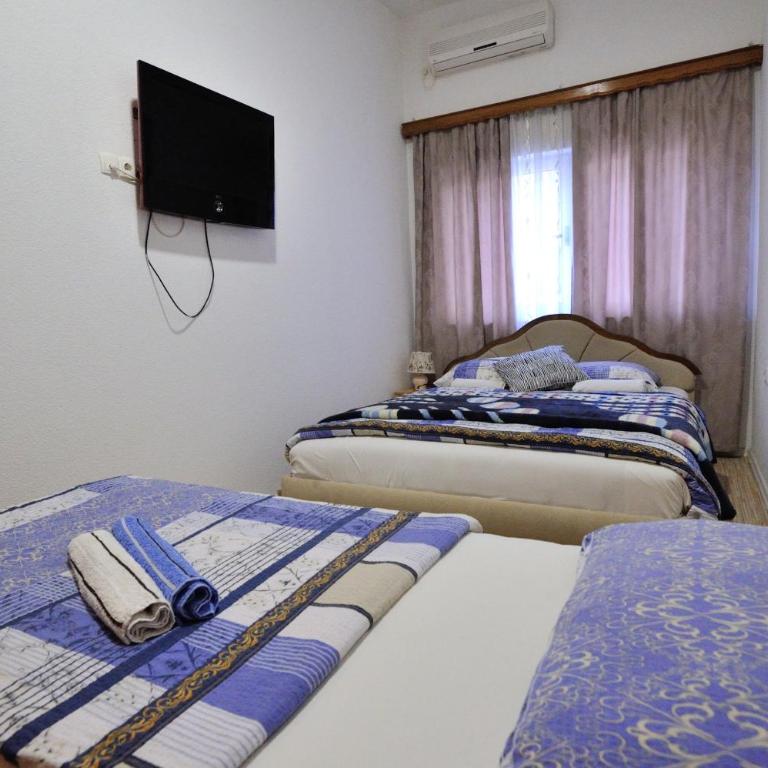 Villa Edem - Triple Room - 8