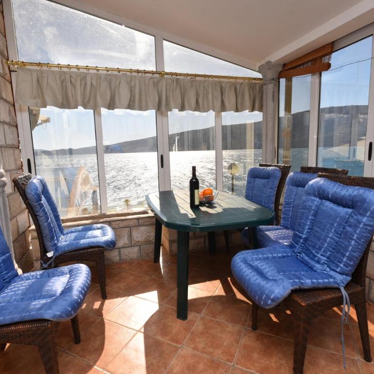 SeaSide House - Two-Bedroom House - 3