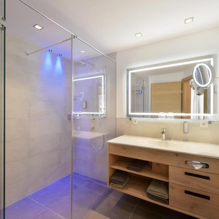 MOUNTAIN HOTEL LUIS inkl Zell am See-Kaprun Sommerkarte - Suite mit 2 Schlafzimmern - 17