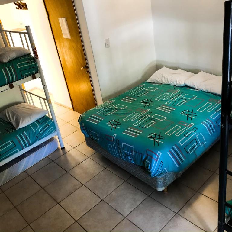 Hostel Punto Patagónico Neuquén - Habitación Familiar - 13