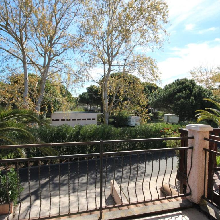 Domaine de vacances à 600m de la plage villa d'angle, climatisée, grande terrasse 3 chambres 7 couchages WIFI animations et piscines en supplément LRPDSO7 - Casa de 3 dormitorios - 13